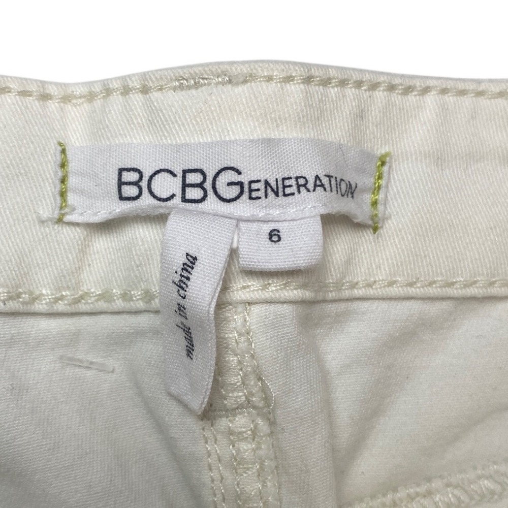 BCBGeneration Womens White Denim Button Front Mini Skirt Size 6 Stretch Cotton - Picture 6 of 9